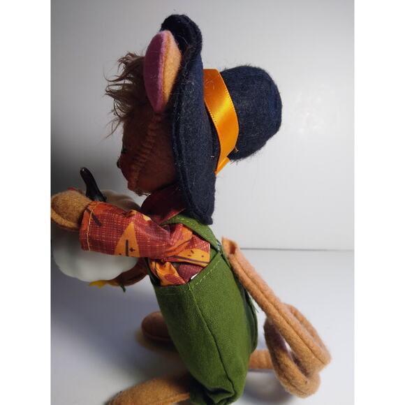 Annalee Mouse Holding White Pumpkin Figurine Fall Pumpkin Seasonal Decor 6in - Picture 2 of 4